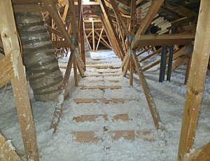 Zateplení rodinného domu typu bungalov pomocí foukané izolace